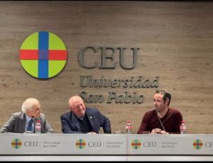 Jaime Rocha junto a José Manuel Otero y Javier Chicote en la presentación del libro Misiles para la ETA