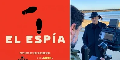 Cartel del documental El Espía y Jaime Rocha durante el rodaje en la playa de La Caleta, Cádiz